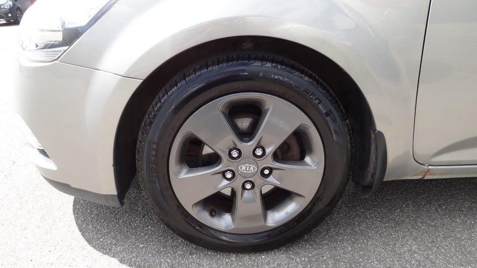 Kia Ceed 1,4 CVVT 90 Celebration 5d