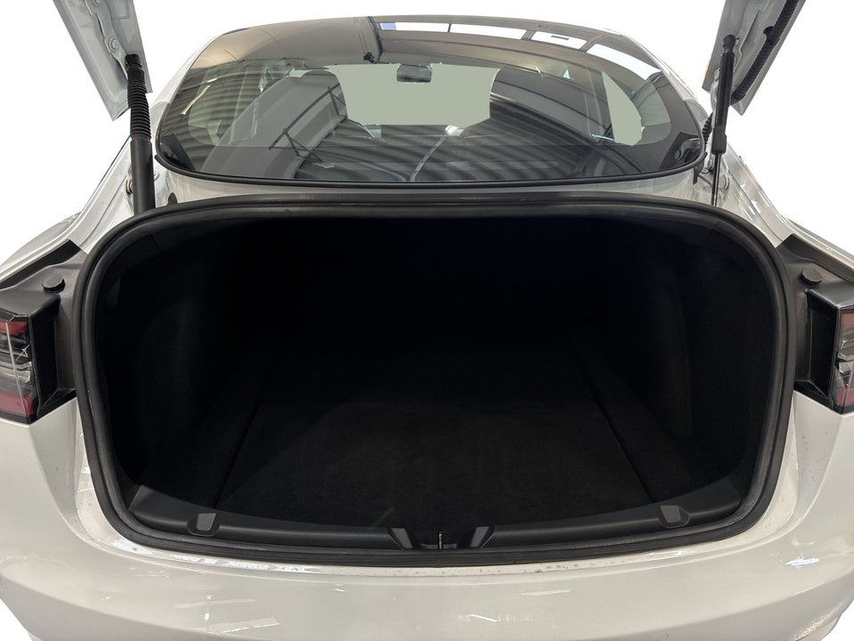 Tesla Model 3 Long Range AWD 4d