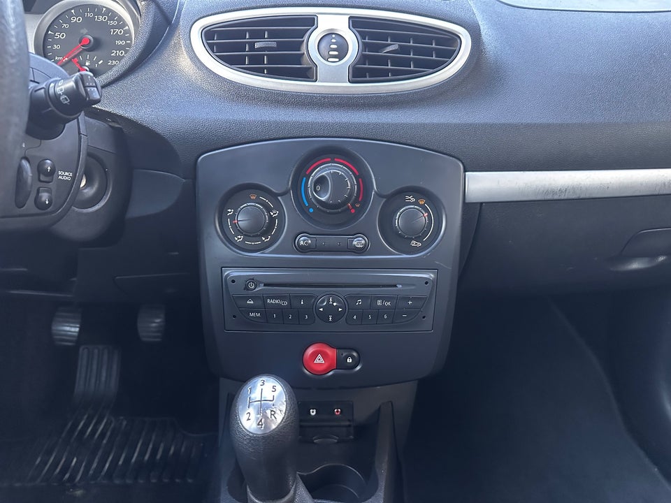 Renault Clio III 1,5 dCi 75 Avantage Sport Tourer 5d
