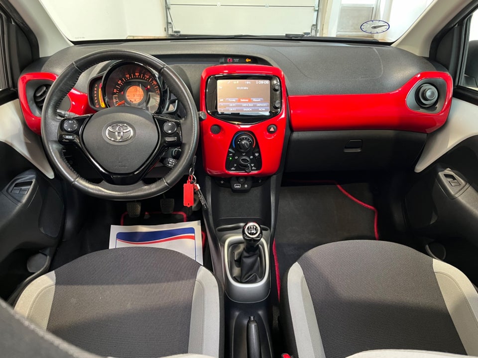 Toyota Aygo 1,0 VVT-i x-sky 5d