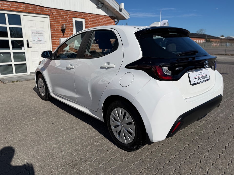 Toyota Yaris 1,5 Hybrid H3 e-CVT 5d