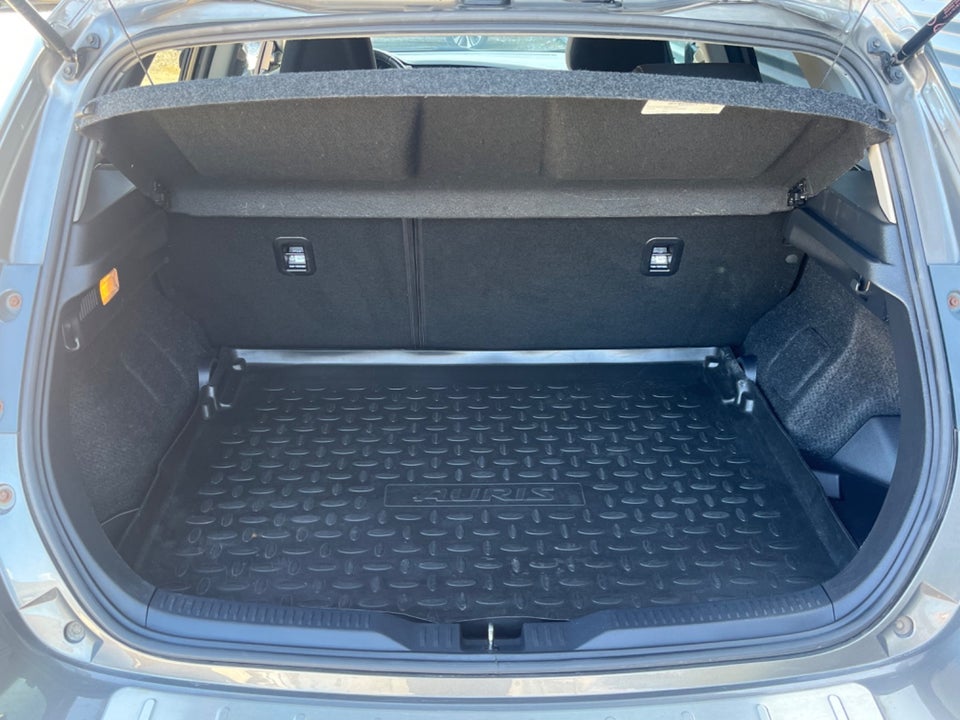 Toyota Auris 1,8 Hybrid H2 Selected CVT 5d