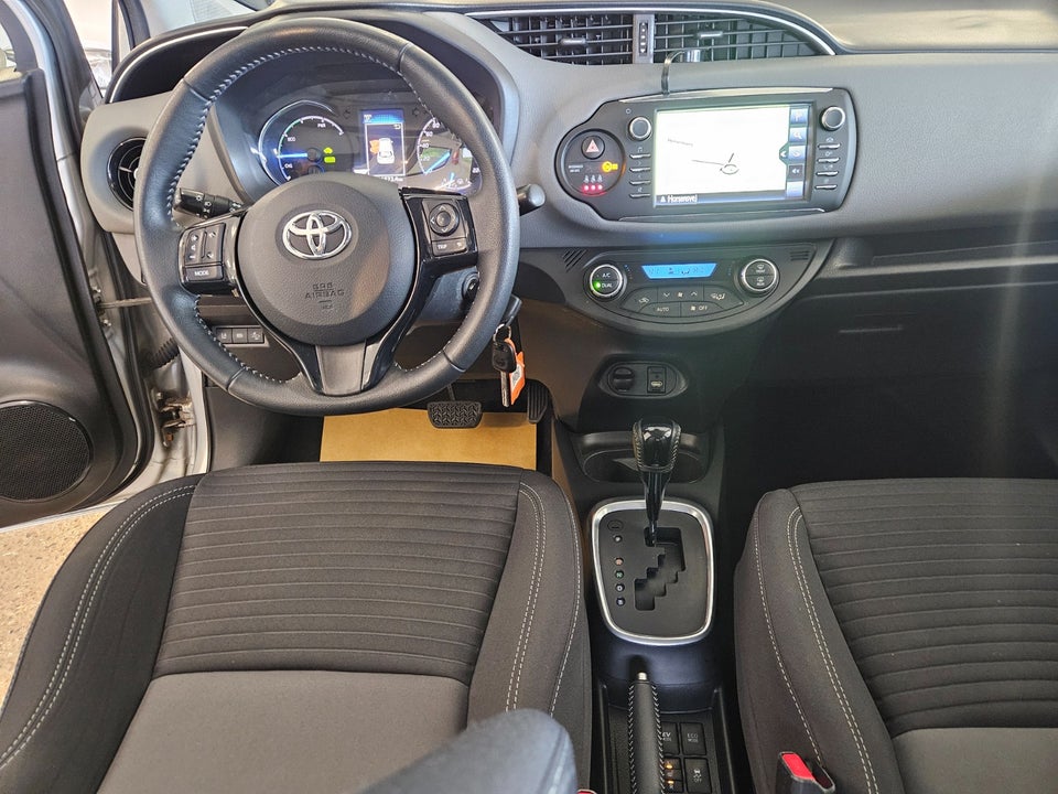 Toyota Yaris 1,5 Hybrid H3 Limited e-CVT 5d