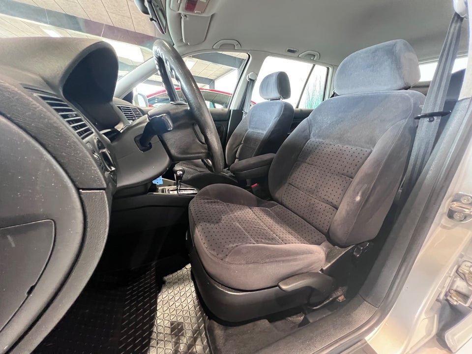 VW Golf IV 1,6 Comfortline aut. 5d