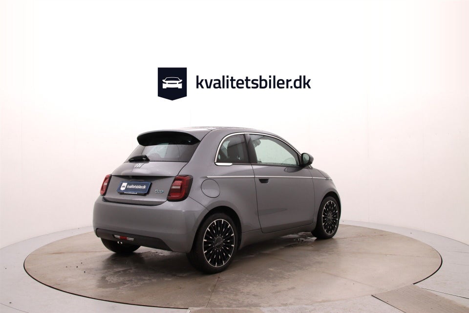 Fiat 500e 42 Icon 3d
