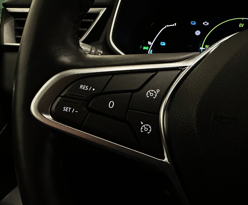 Renault Clio V 1,6 E-Tech Intens 5d