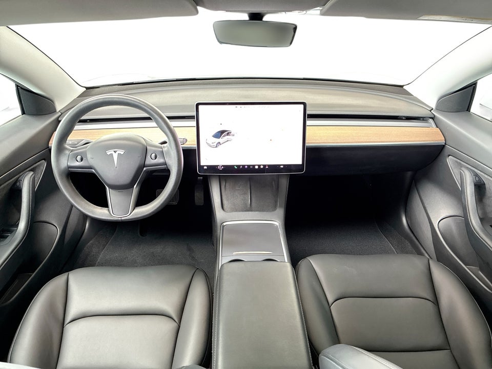 Tesla Model 3 Standard Range+ RWD 4d