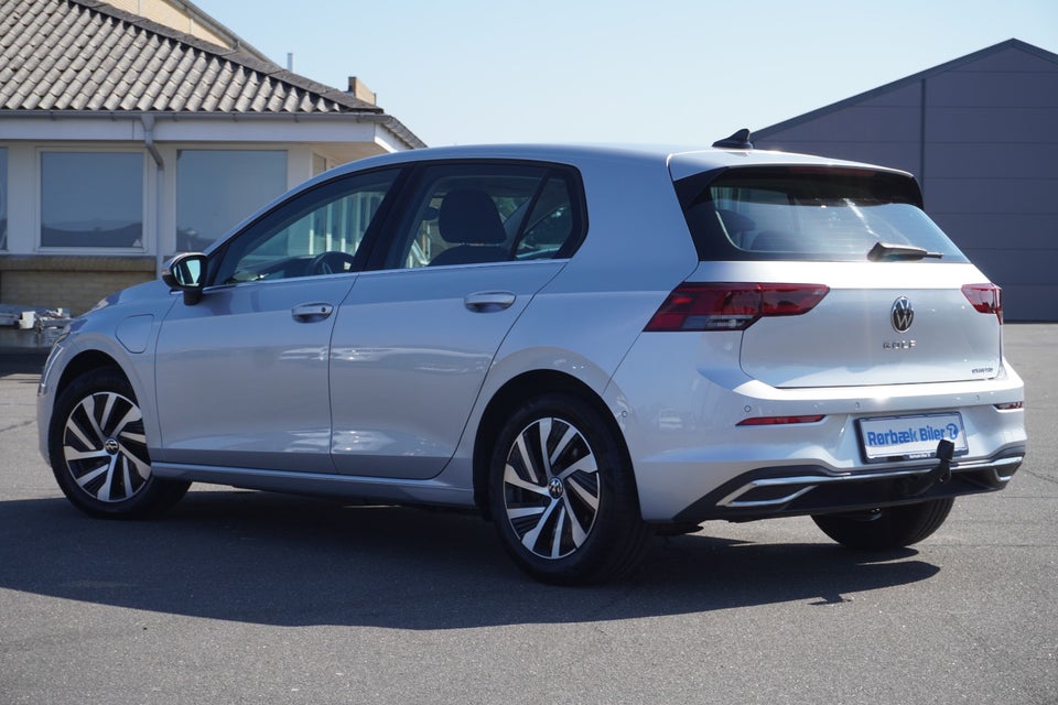 VW Golf VIII 1,4 eHybrid DSG 5d