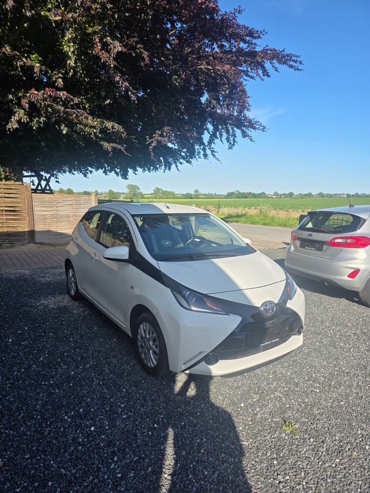 Toyota Aygo 1,0 VVT-i x-play 5d
