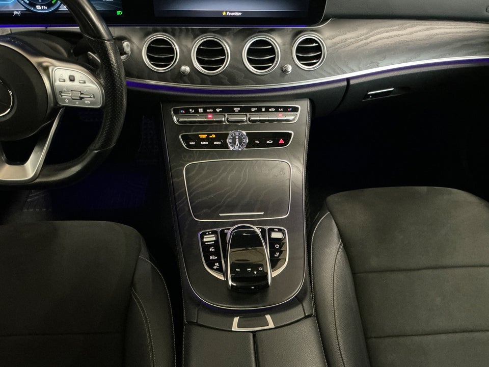 Mercedes E300 de 2,0 AMG Line stc. aut. 5d