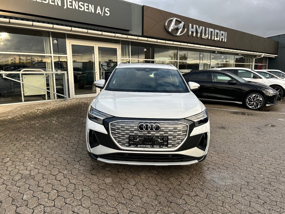 Audi Q4 e-tron 50 S-line quattro 5d