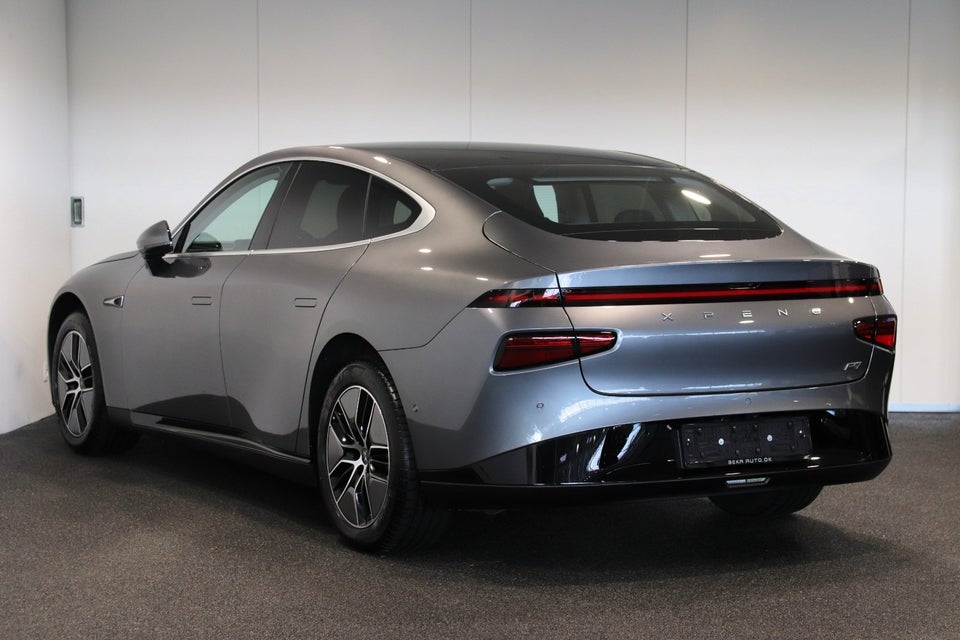 Xpeng P7 Long Range 4d