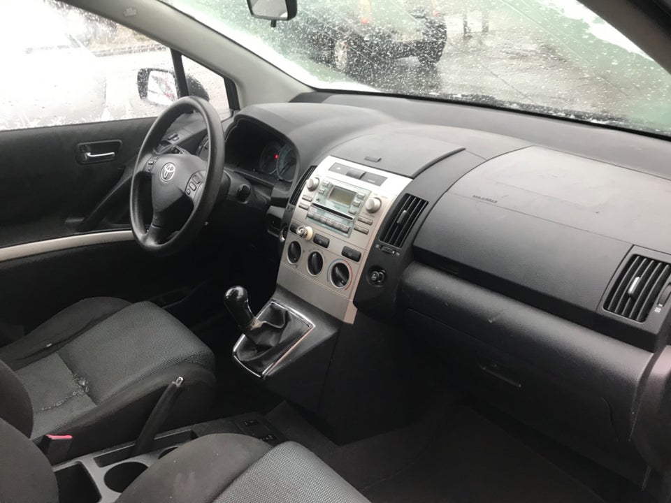 Toyota Corolla Verso 1,8 Sol 7prs 5d