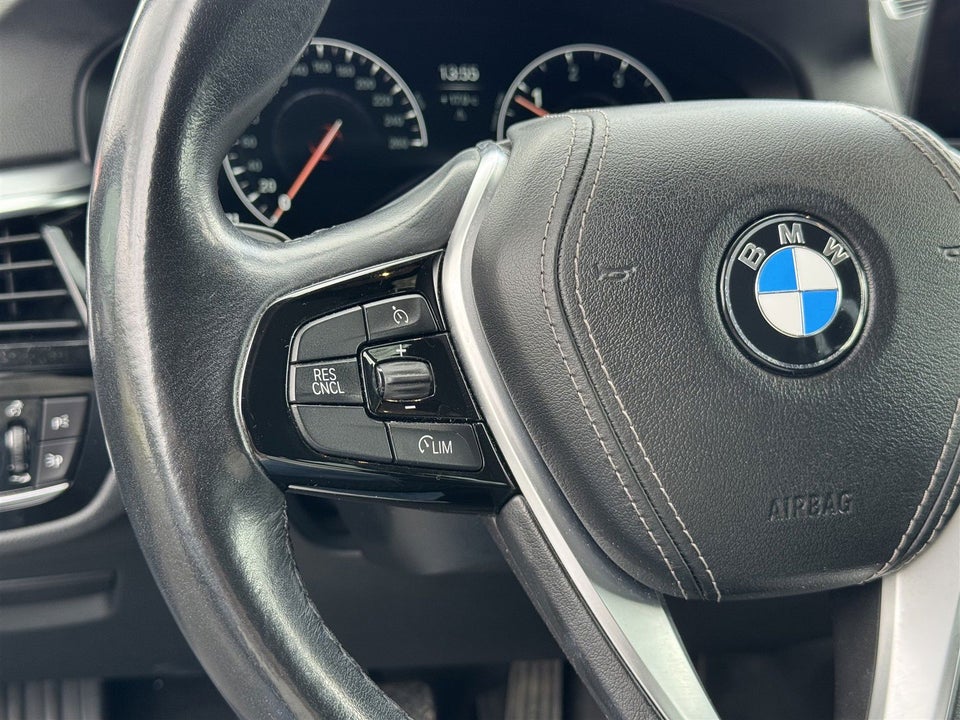 BMW 520d 2,0 Touring Connected aut. 5d