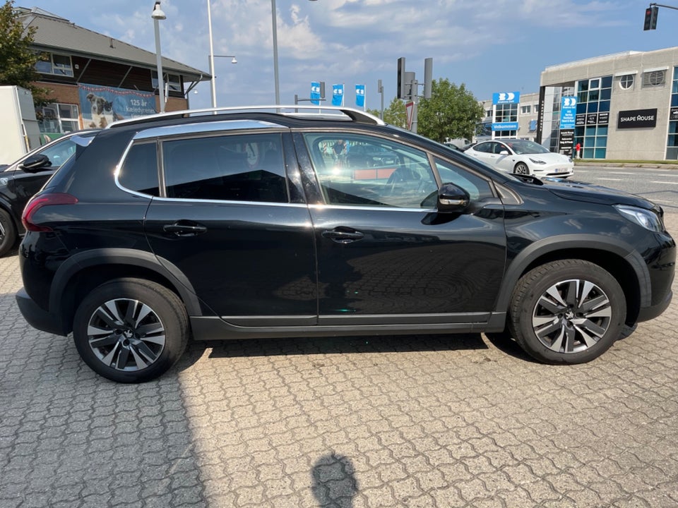 Peugeot 2008 1,2 PureTech 130 Prestige 5d