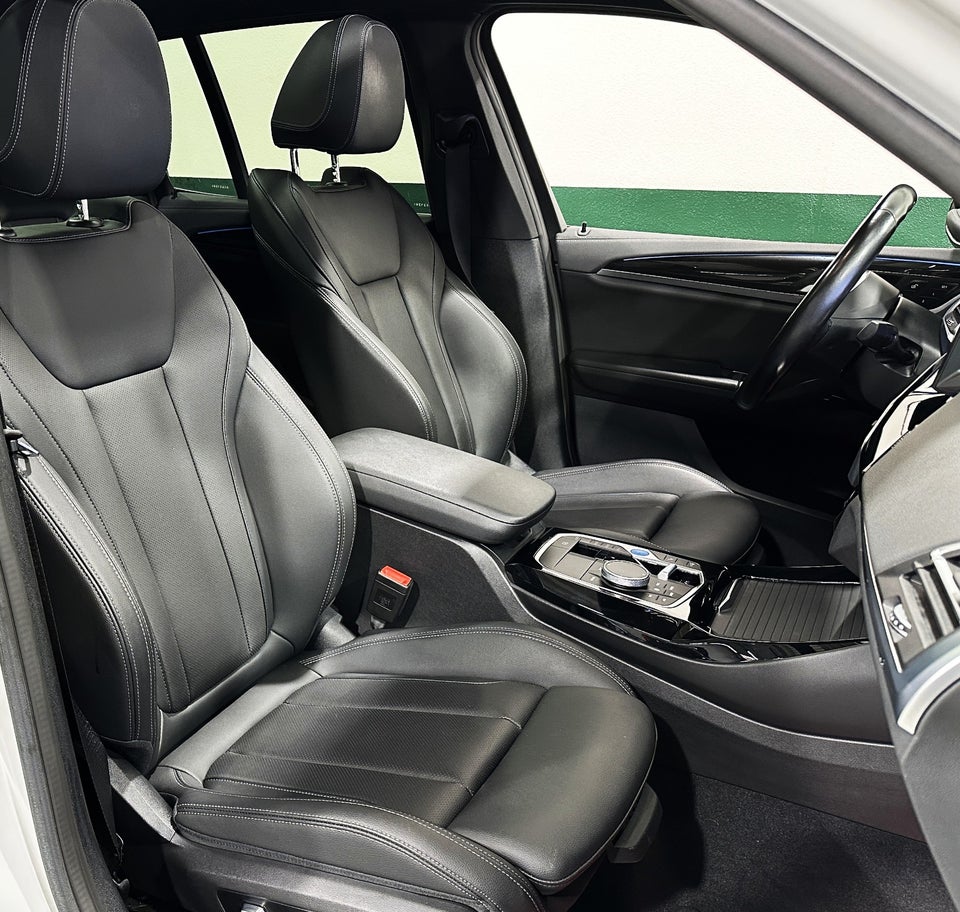 BMW iX3 Charged 5d