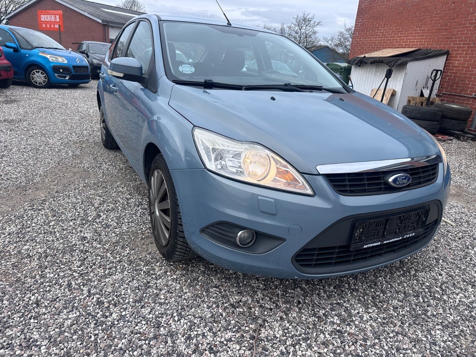 Ford Focus 1,6 Ghia 5d