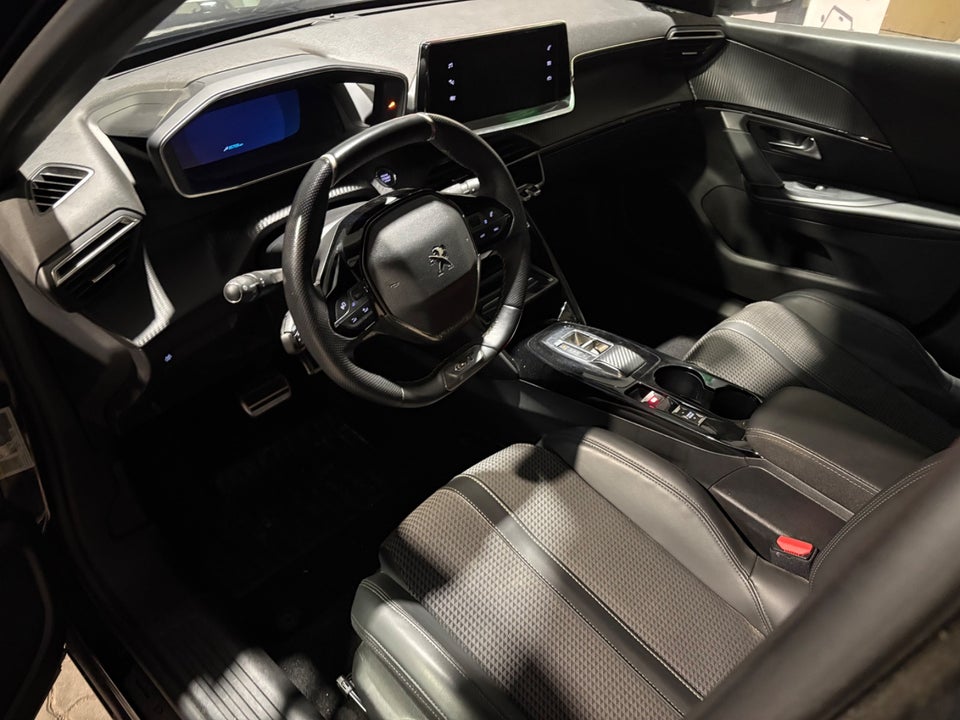 Peugeot e-2008 50 GT 5d