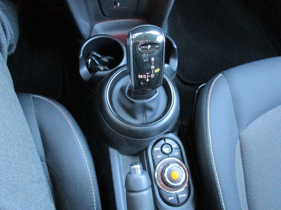 MINI Cooper 1,5 Essential aut. 5d