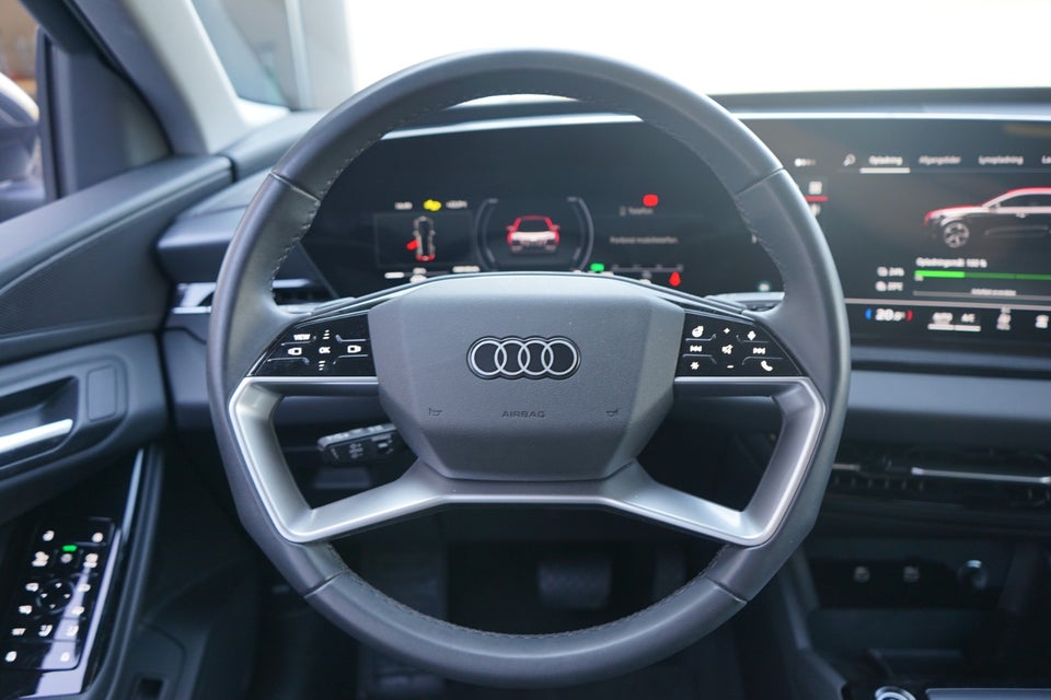 Audi Q6 e-tron S-line quattro 5d