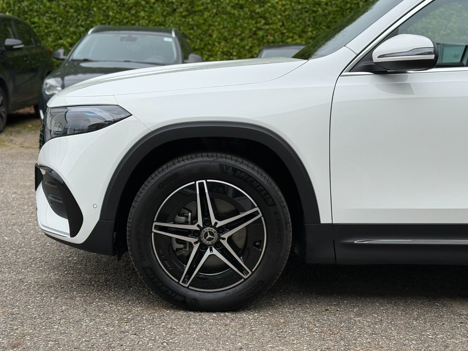 Mercedes EQB250+ AMG Line 5d