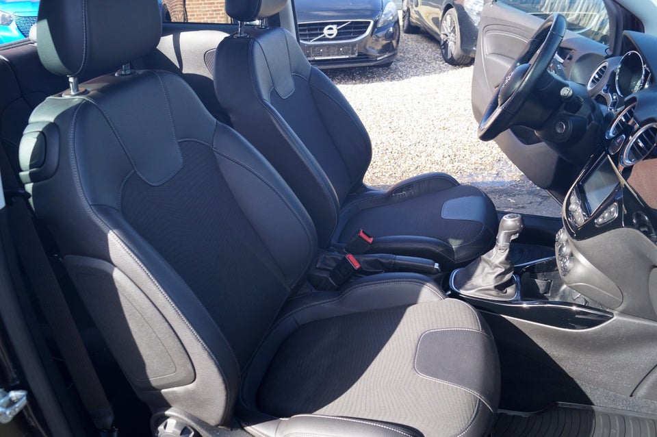 Opel Adam 1,0 T 90 Glam 3d