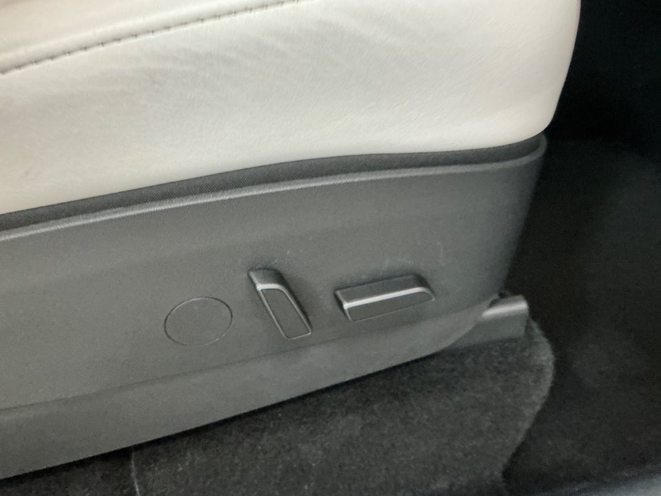 Tesla Model Y Long Range AWD 5d