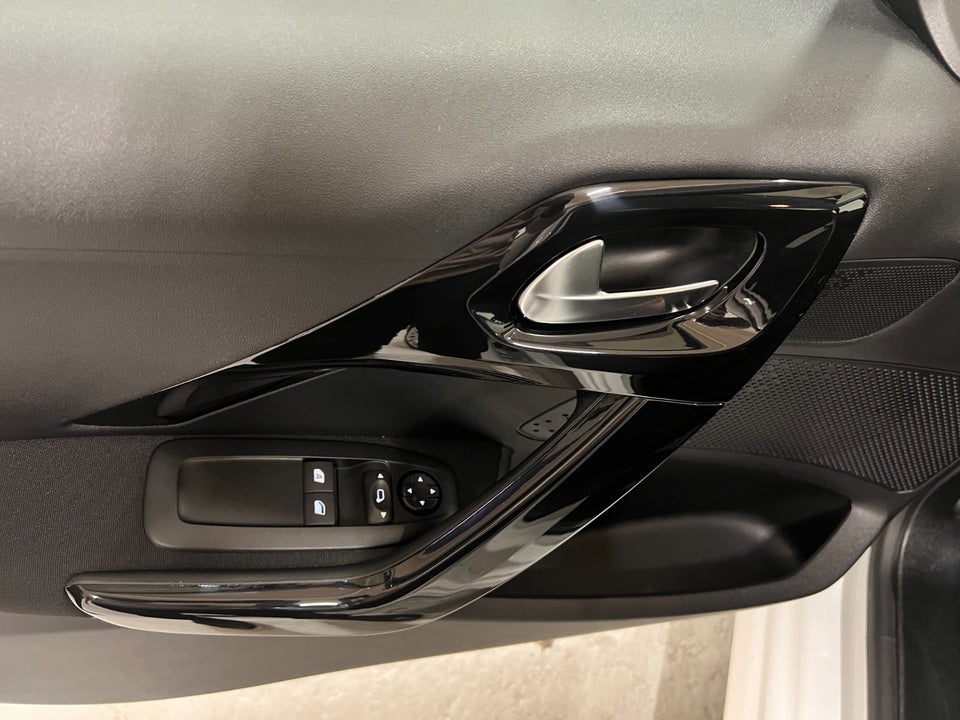 Peugeot 208 1,6 BlueHDi 100 Active 5d