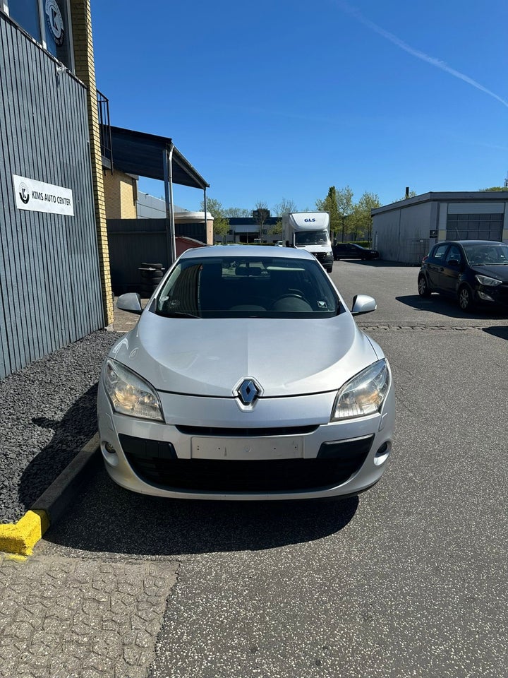 Renault Megane III 1,6 100 Expression 5d