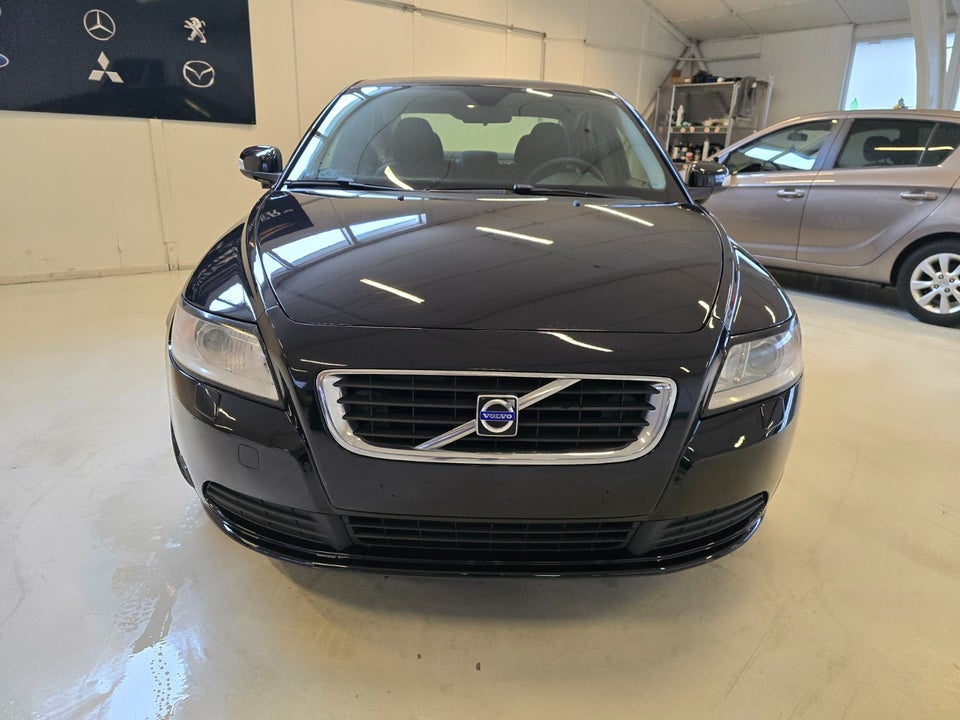 Volvo S40 1,8  4d