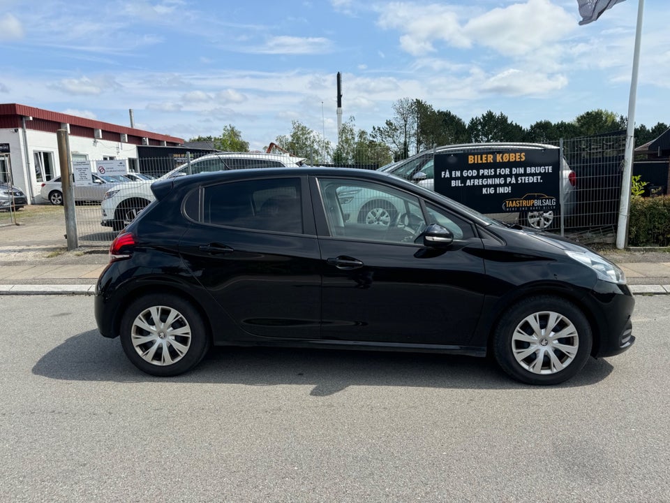 Peugeot 208 1,5 BlueHDi 100 Like Sky 5d