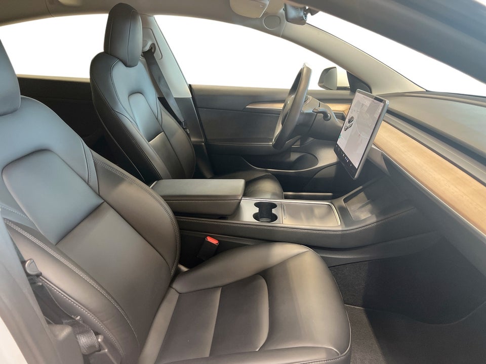 Tesla Model 3 RWD 4d