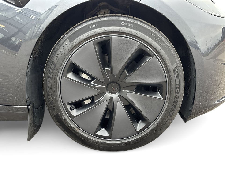 Tesla Model 3 Long Range AWD 4d