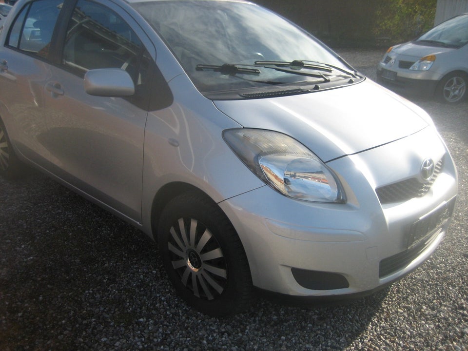 Toyota Yaris 1,0 T1 5d