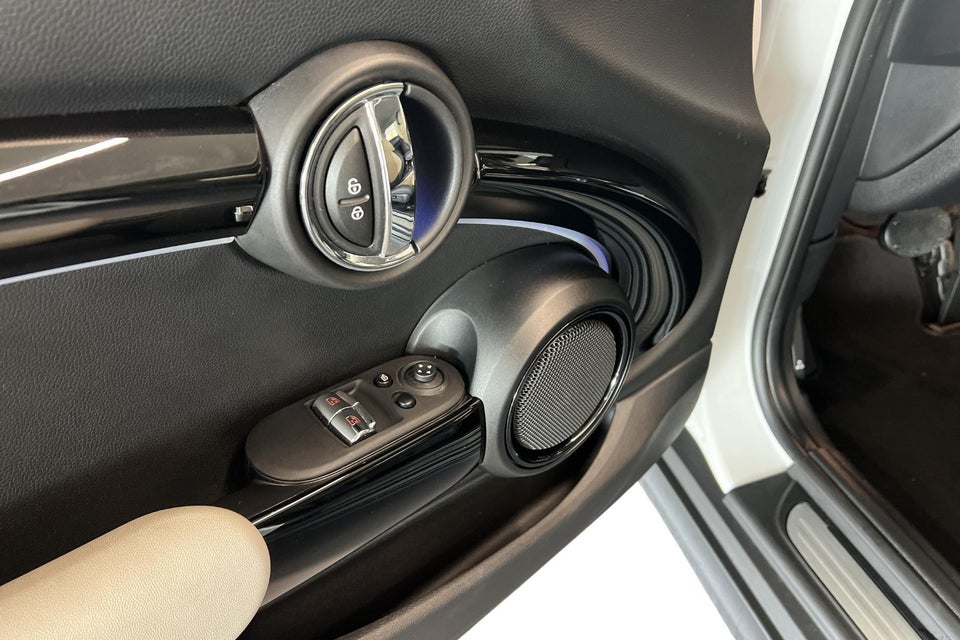 MINI Cooper SE Classic Trim 3d