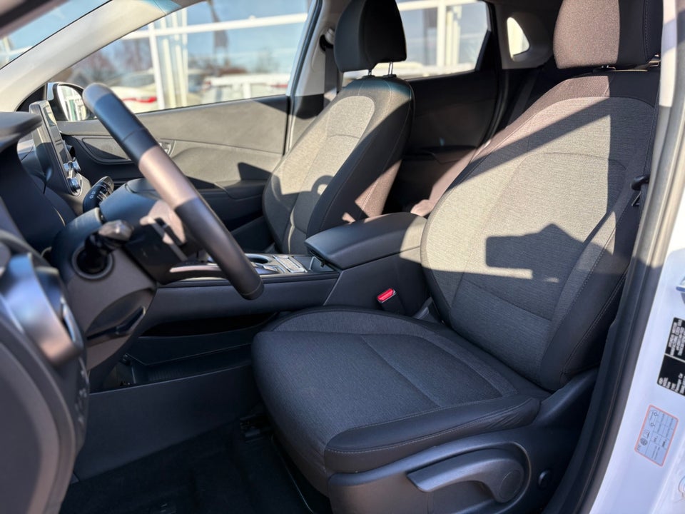 Hyundai Kona 64 EV Essential 5d