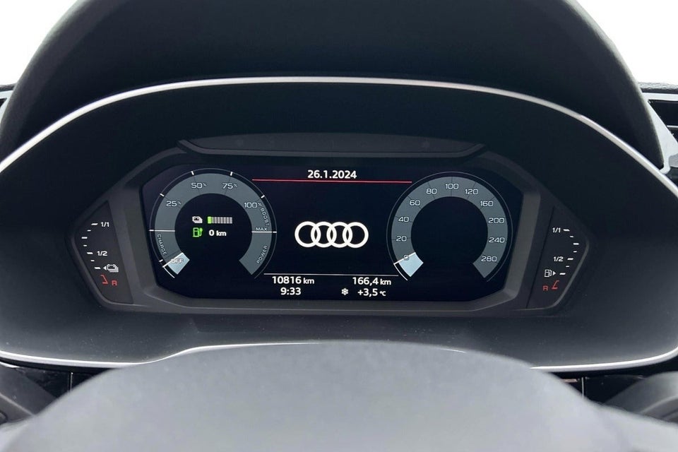 Audi Q3 45 TFSi e Attitude+ S-tr. 5d