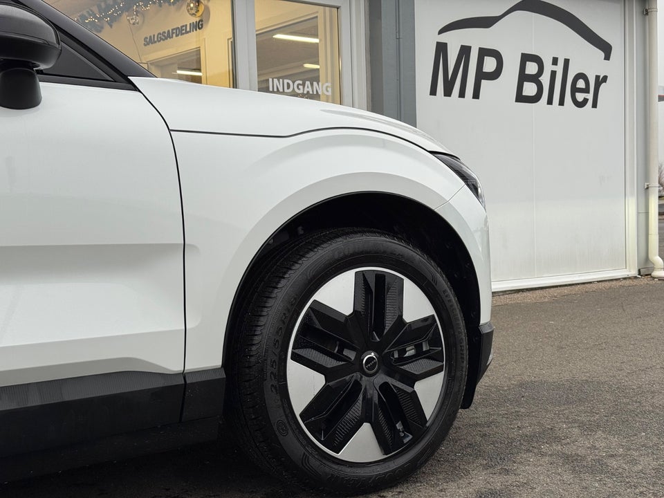 Volvo EX30 Extended Range Plus 5d