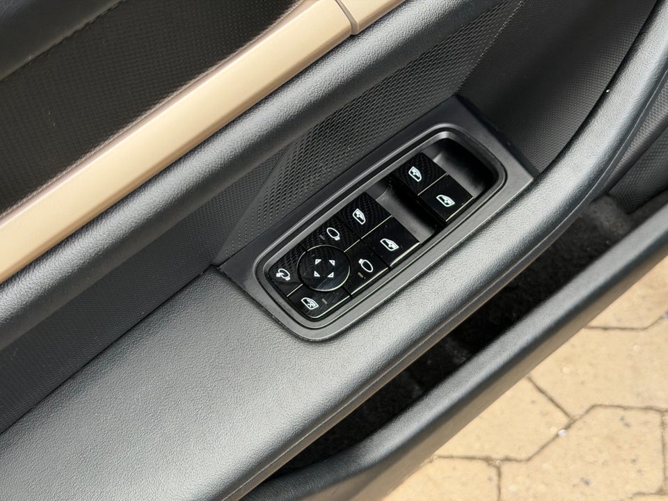 Porsche Taycan 4d