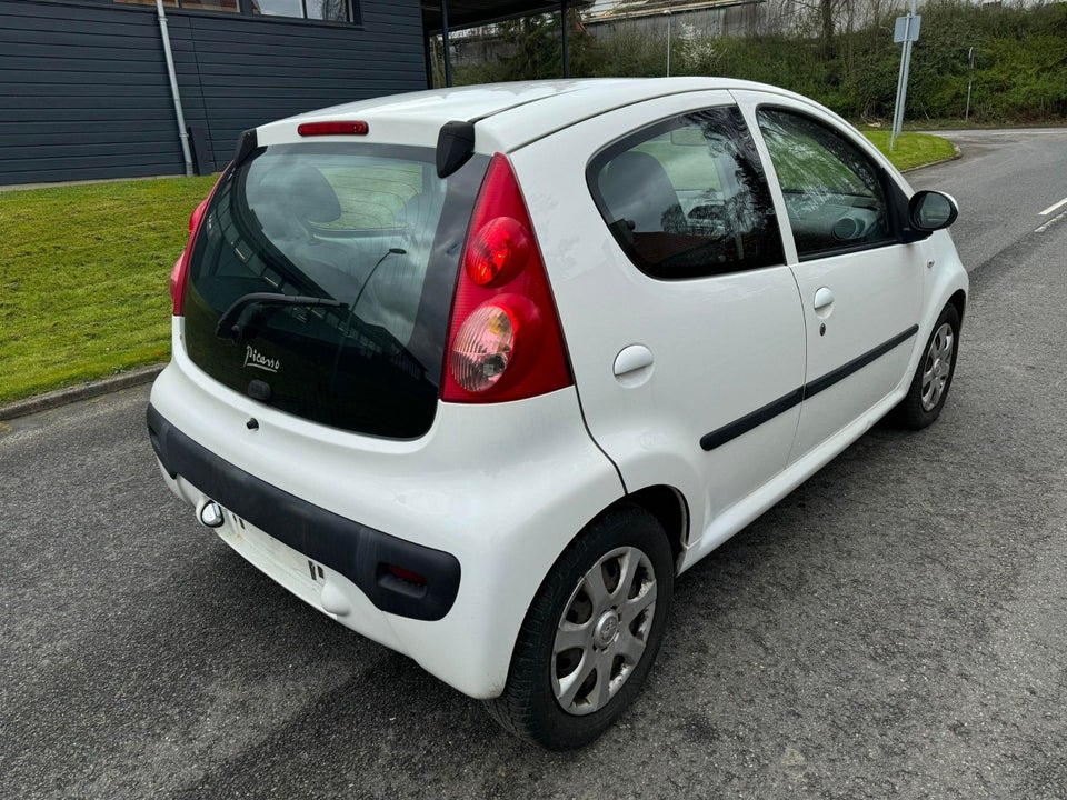 Peugeot 107 1,0 Urban 5d