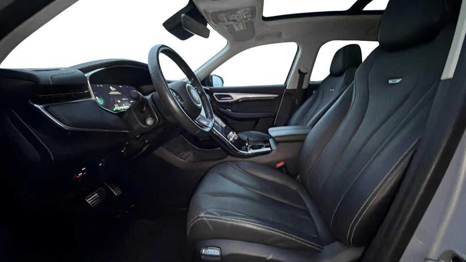 MG Marvel R Luxury 5d