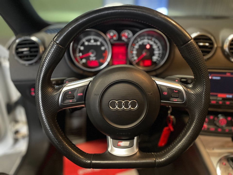 Audi TT 3,2 V6 Roadster quattro S-tr. 2d