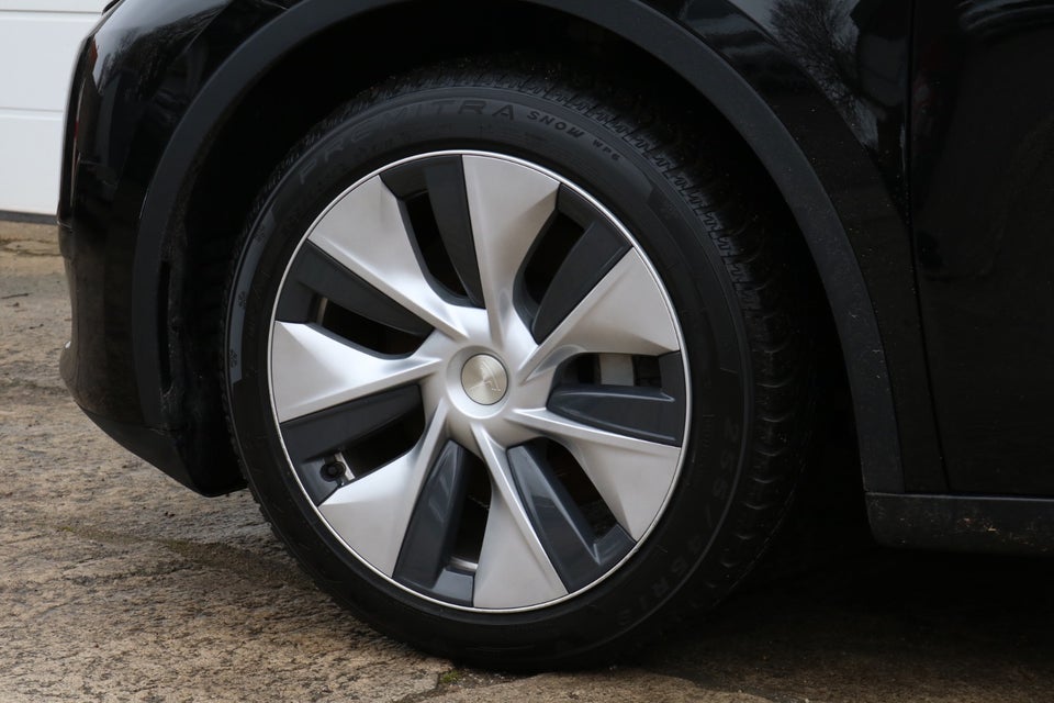Tesla Model Y RWD 5d