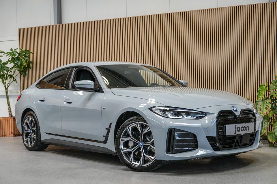 BMW i4 eDrive40 Fully Charged M-Sport 5d