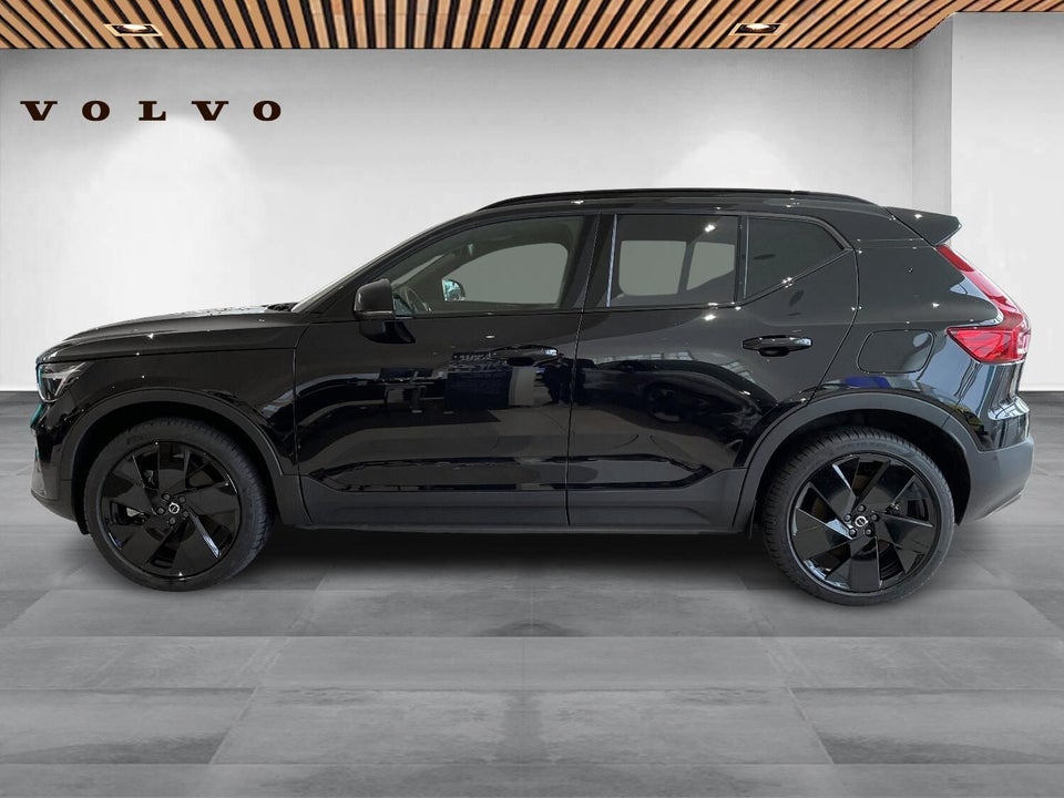Volvo EX40 Extended Range Black Edition 5d