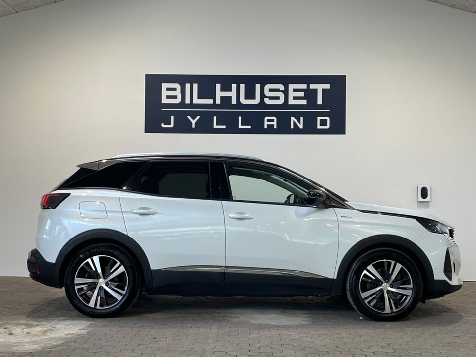 Peugeot 3008 1,6 Hybrid First Selection EAT8 5d