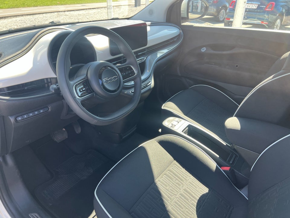 Fiat 500e 42 Icon 3+1 4d
