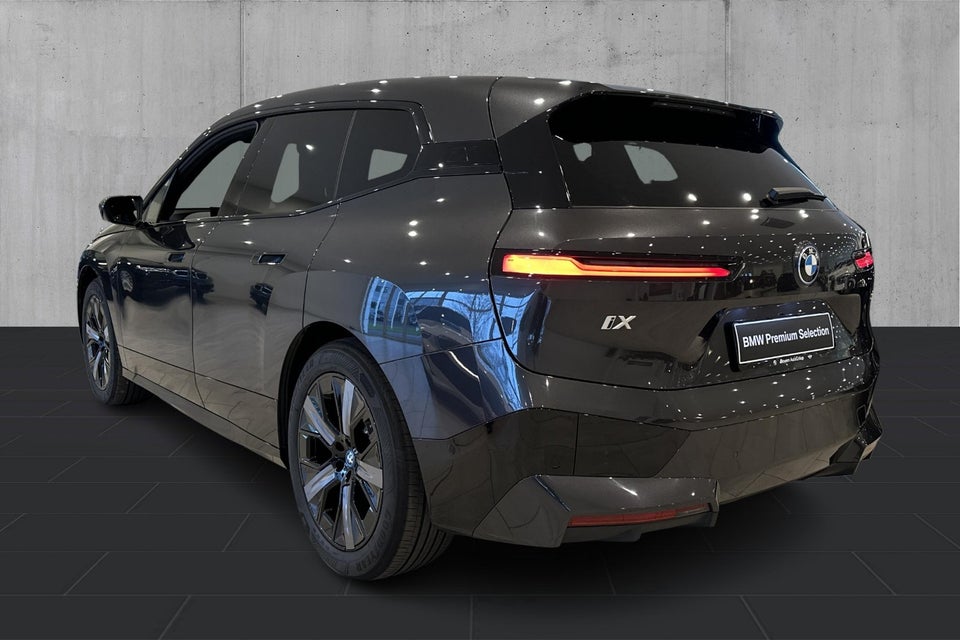BMW iX xDrive40 Supercharged 5d