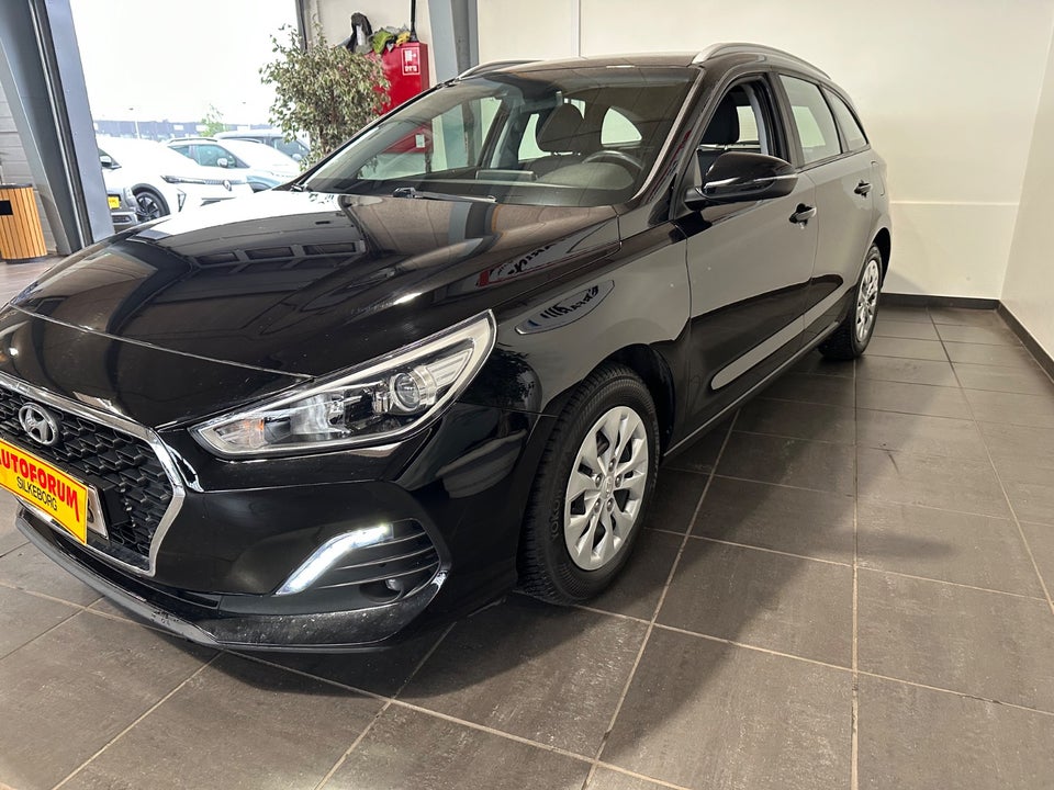 Hyundai i30 1,0 T-GDi Life Komfort stc. Van 5d