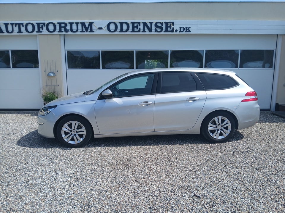 Peugeot 308 1,2 e-THP 110 Active SW 5d